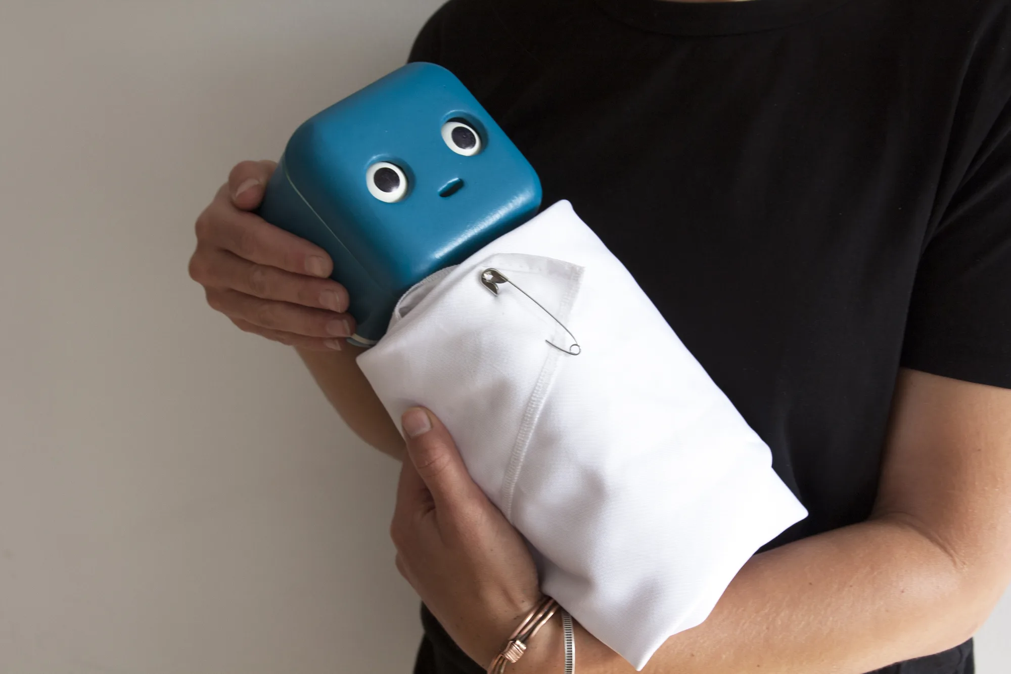 Babi, a speculative anthropomorphic AI home assistant